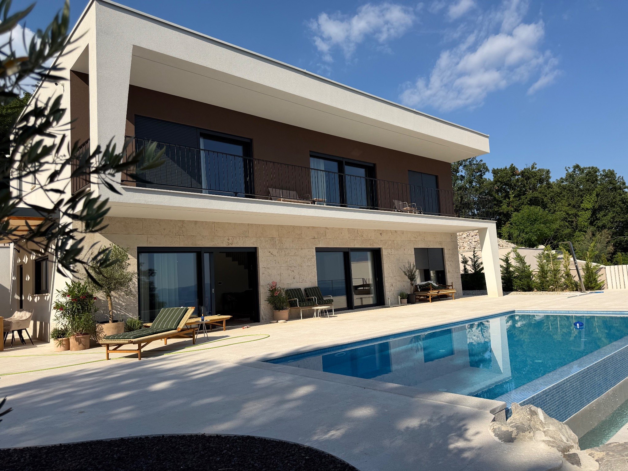 Villa und Pool
